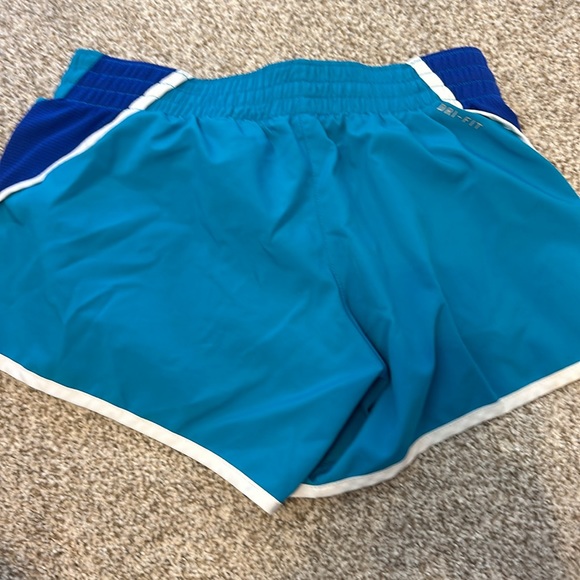 Kids blue nike shorts size L with drawstring on the inside - Picture 2 of 4